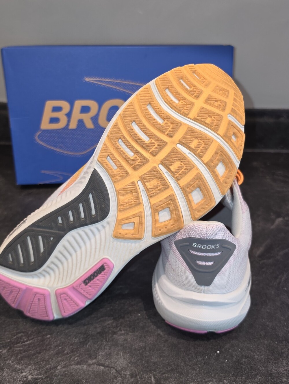 Brooks GHOST 17 Running Sneakers Apricot, Oyster, + Pink Womens 9.5 - Picture 9 of 11